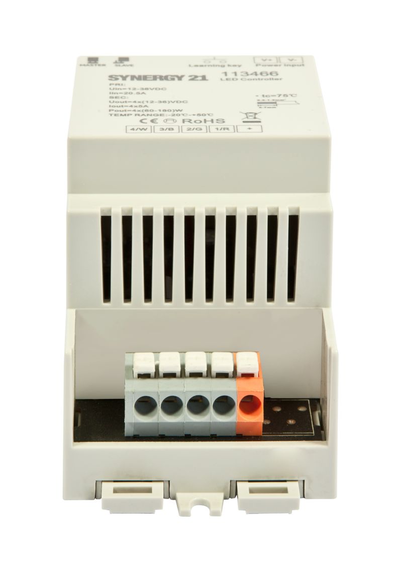 15-115-07006_RGBW-Kontroller_Hutschiene_B03