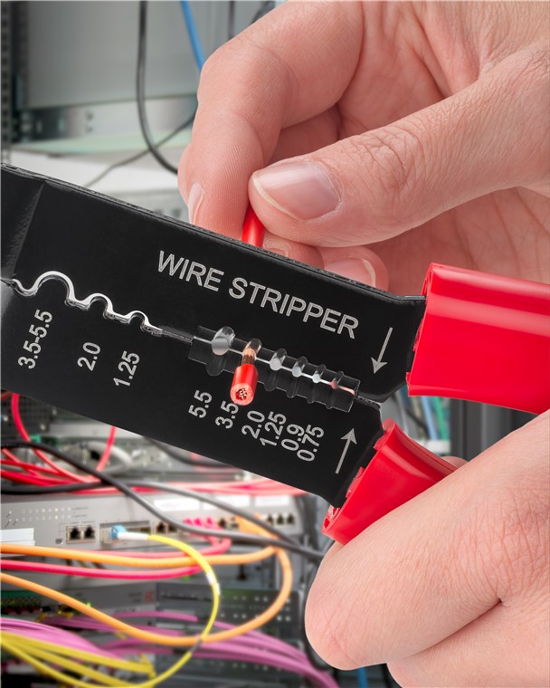 97-905-00010_KFZ-Zange_2024_02A